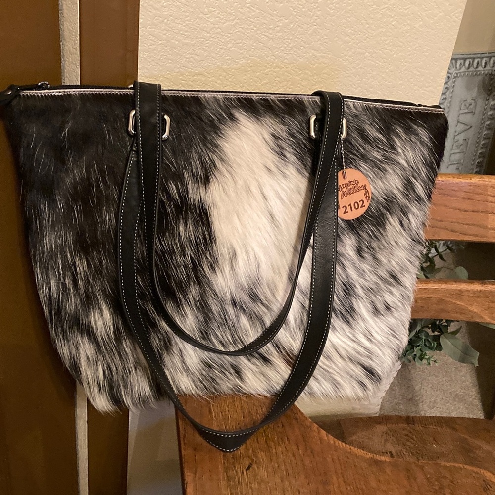 Crimson Willow Getaway Tote w/Dust Bag Like New!